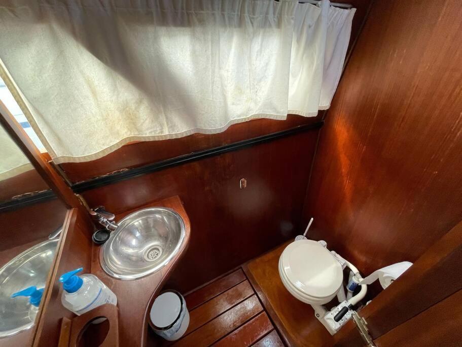Hotel Barco Acogedor - Cosy Boat - Barcelone Extérieur photo