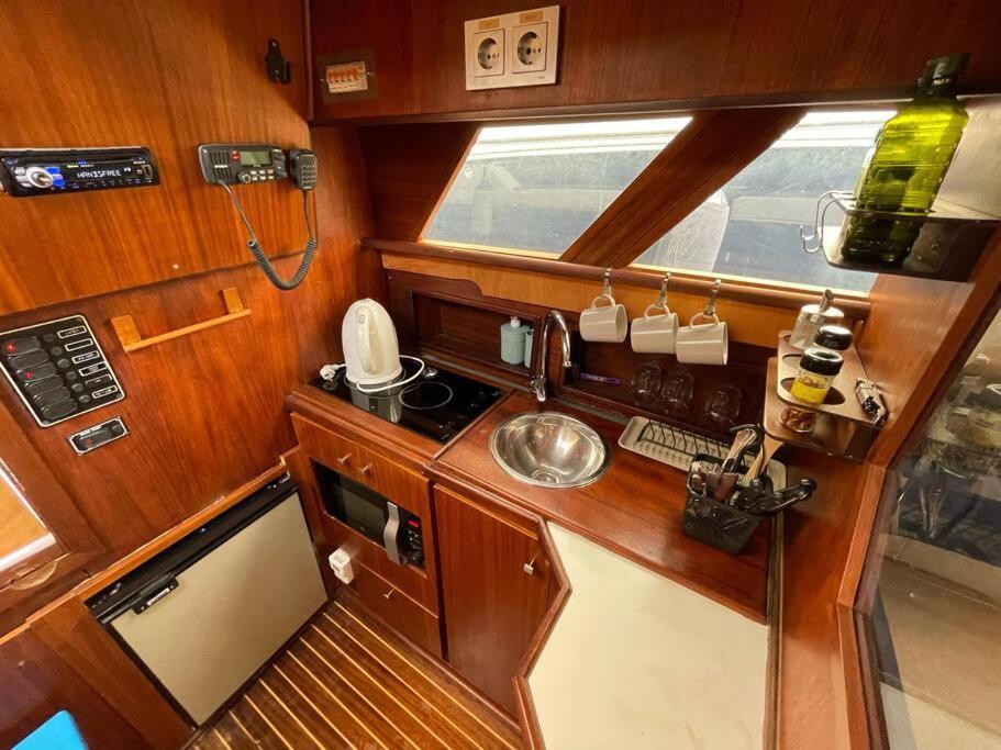 Hotel Barco Acogedor - Cosy Boat - Barcelone Extérieur photo